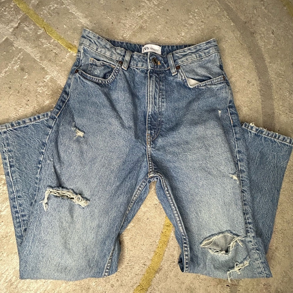 Zara Distressed Light Blue Relaxed Jeans